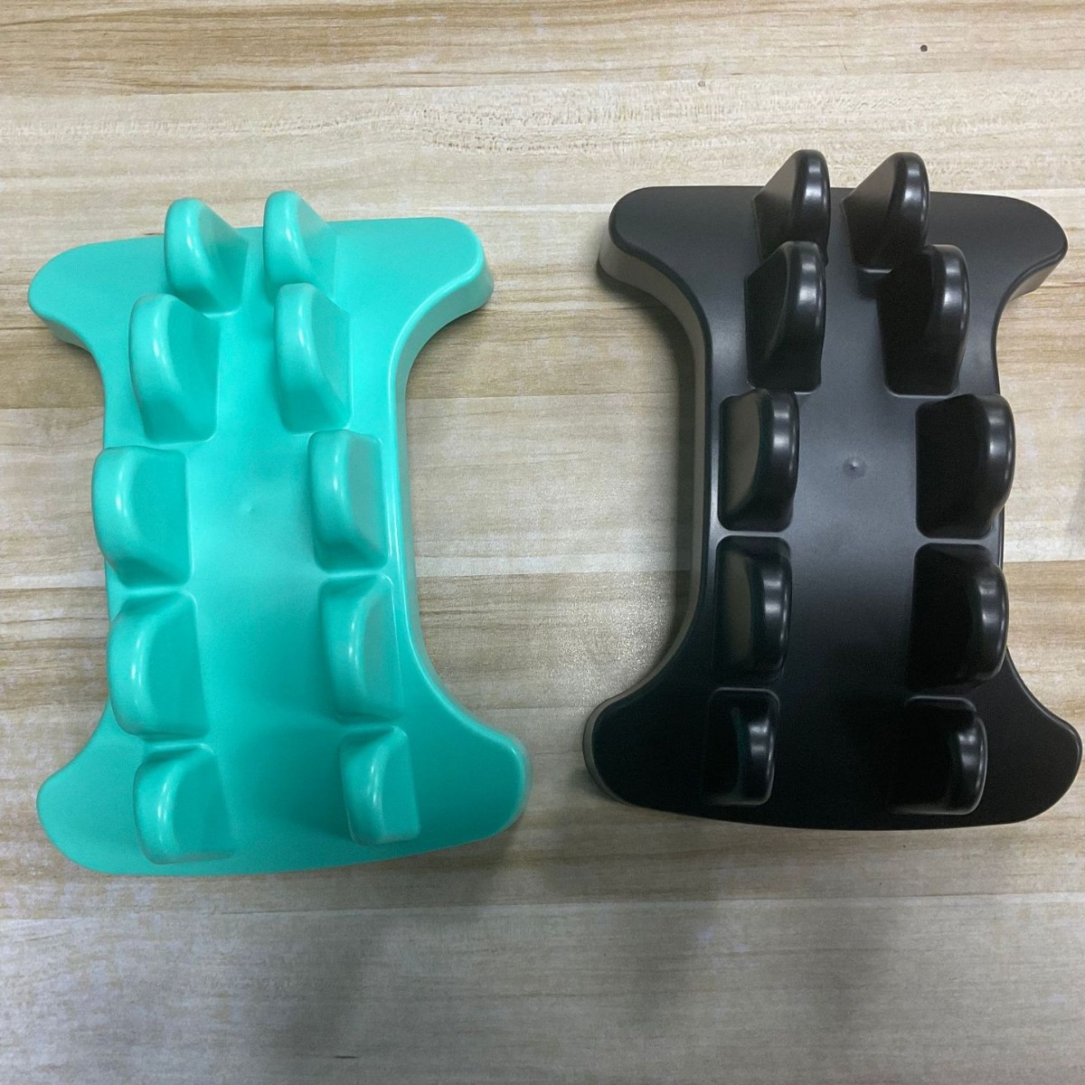 Neck and Shoulder Relaxer Chir - Neck Traction Pillow 评论和价格